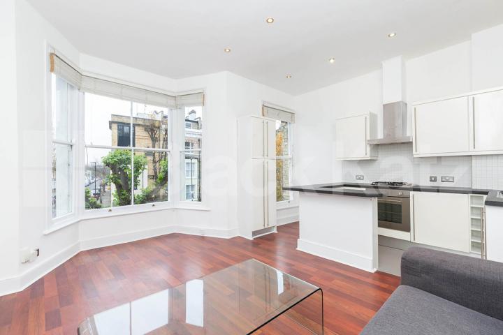 Contemporary one bedroom flat set on the first floor of a period conversion Marlborough Road, Upper Holloway
